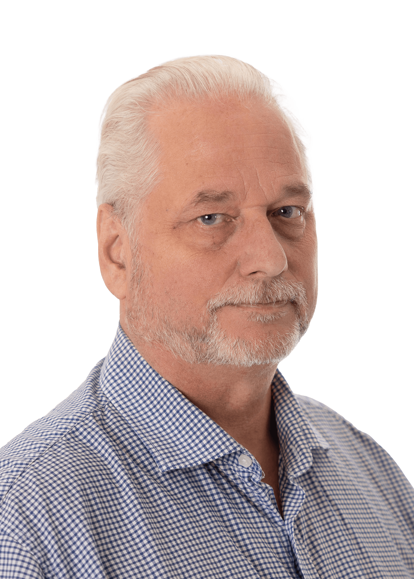 Kasvokuva mieshenkilöstä sinivalkoisessa ruutupaidassa.